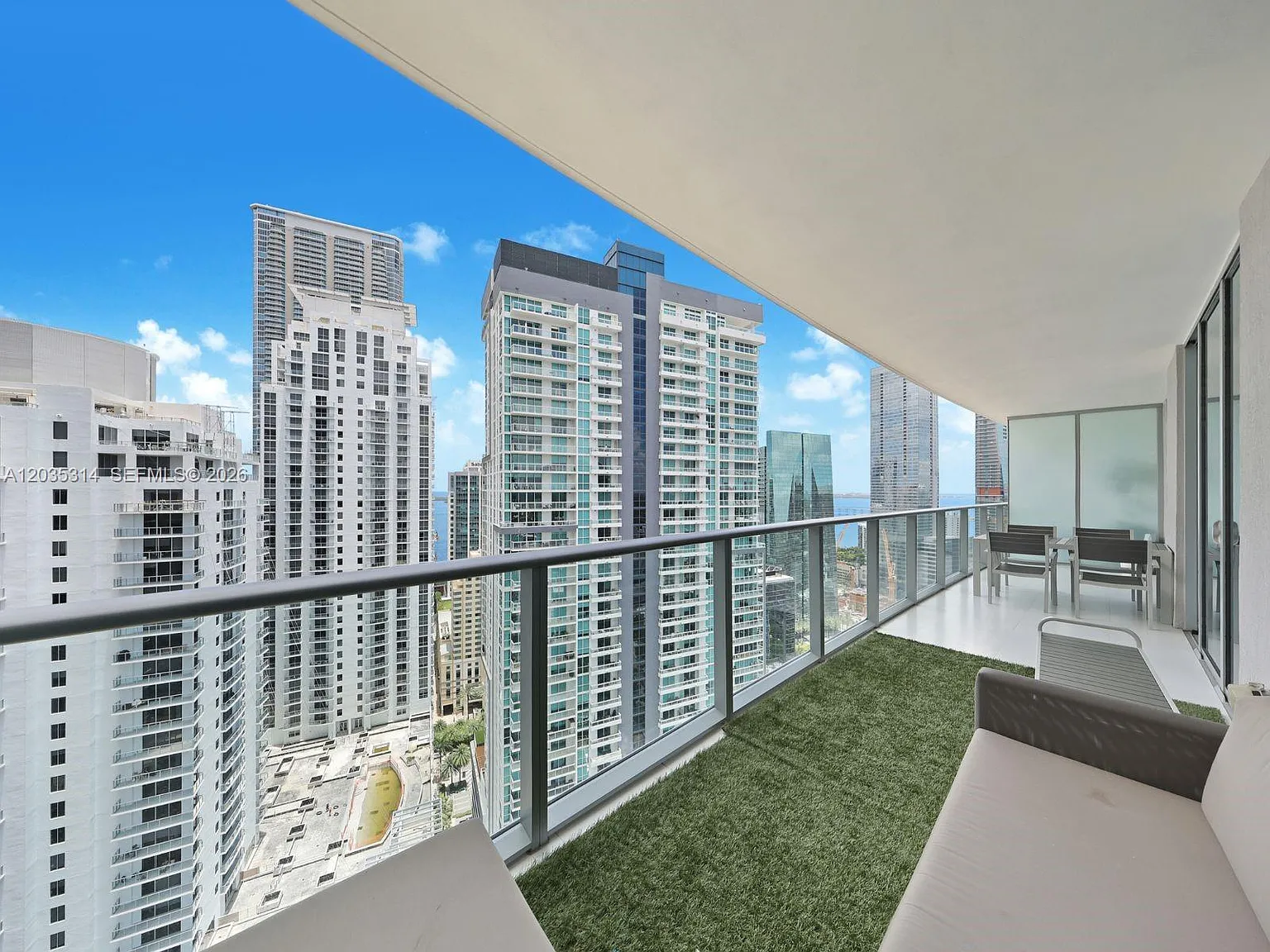 1100 Millecento Residence — Photo 2