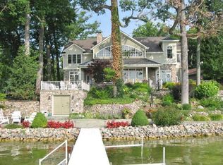 220 W Clear Lake Dr, Fremont, IN 46737