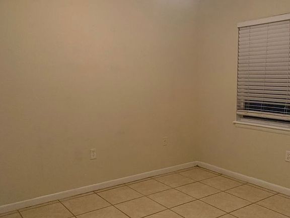 4th image of 10011 N Lantana Ave