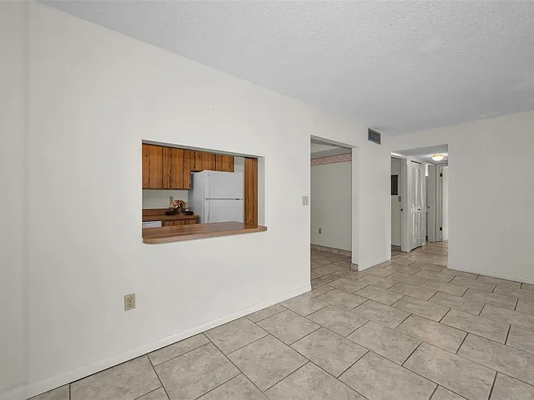 2687 Pine Ridge Way S #B2 — Photo 5