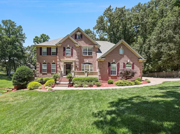 1013 Cherry Springs Dr, Cottontown, TN 37048