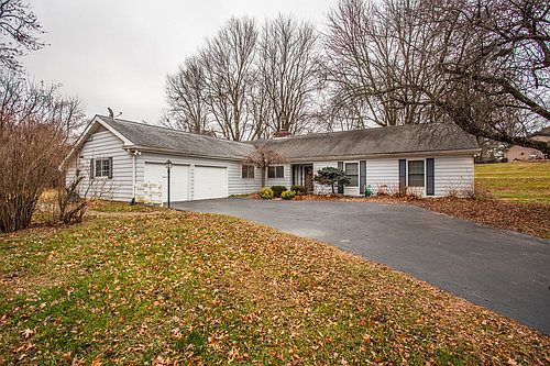 3rd image of 80 River Bend Dr