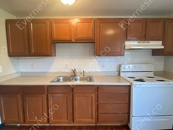 3rd image of 6188 Sunderland Dr