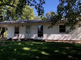 2404 Campbell Dr, Champaign, IL