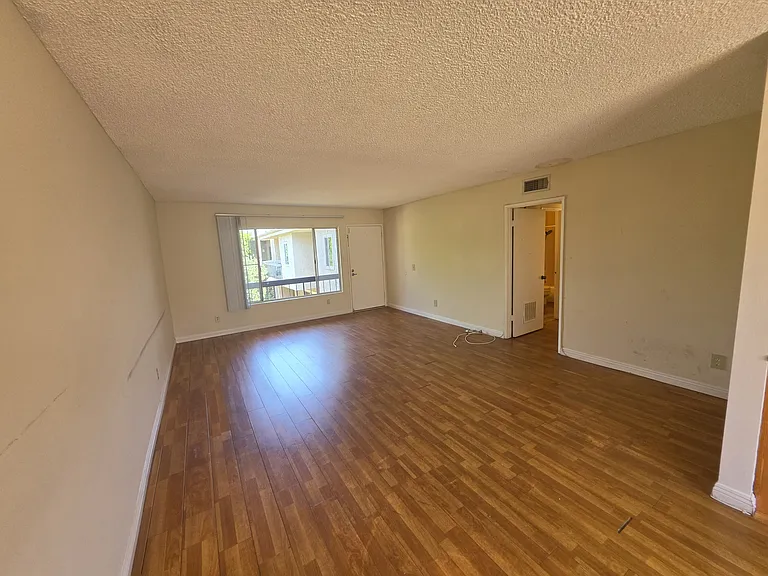 5055 Coldwater Canyon Ave #213 — Photo 5