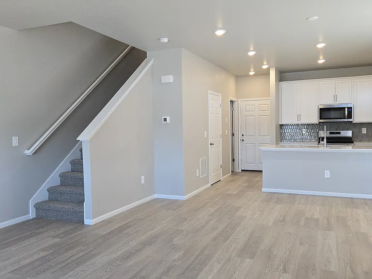 22465 E 7th Pl — Photo 8