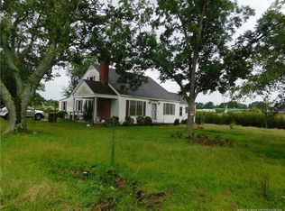 2304 E Elizabethtown Rd, Lumberton, NC 28358