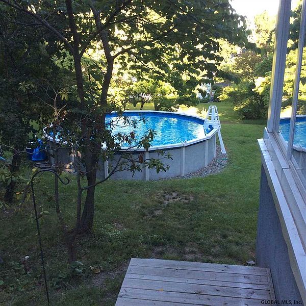 4th image of 83 MENAND Road
