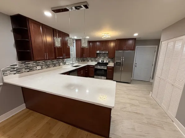 2706 W Jackson Blvd #2, Chicago, IL 60612