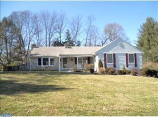 2016 Packard Ave, Huntingdon Valley, PA 19006