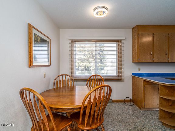 5th image of 1021 Greenwood Dr SE