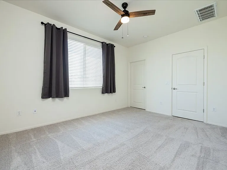 10560 W Waveland Dr — Photo 10
