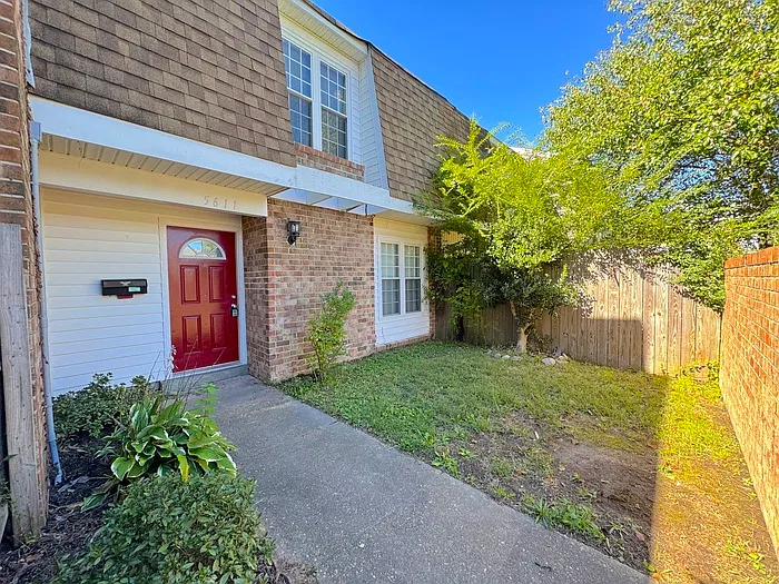3 bed, 2.5 bath, 1432 sqft, $1,850 — Photo 3