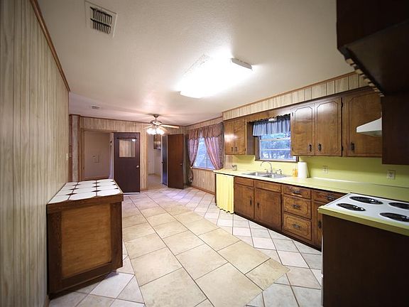 4th image of 1001 Vz County Road 1703