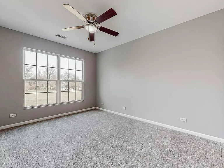 5S530 Paxton Dr — Photo 8