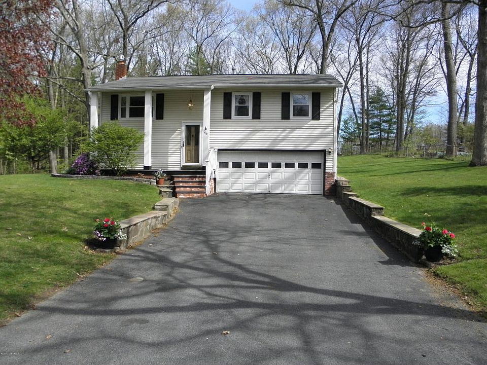 1st image of 46 Quevic Dr