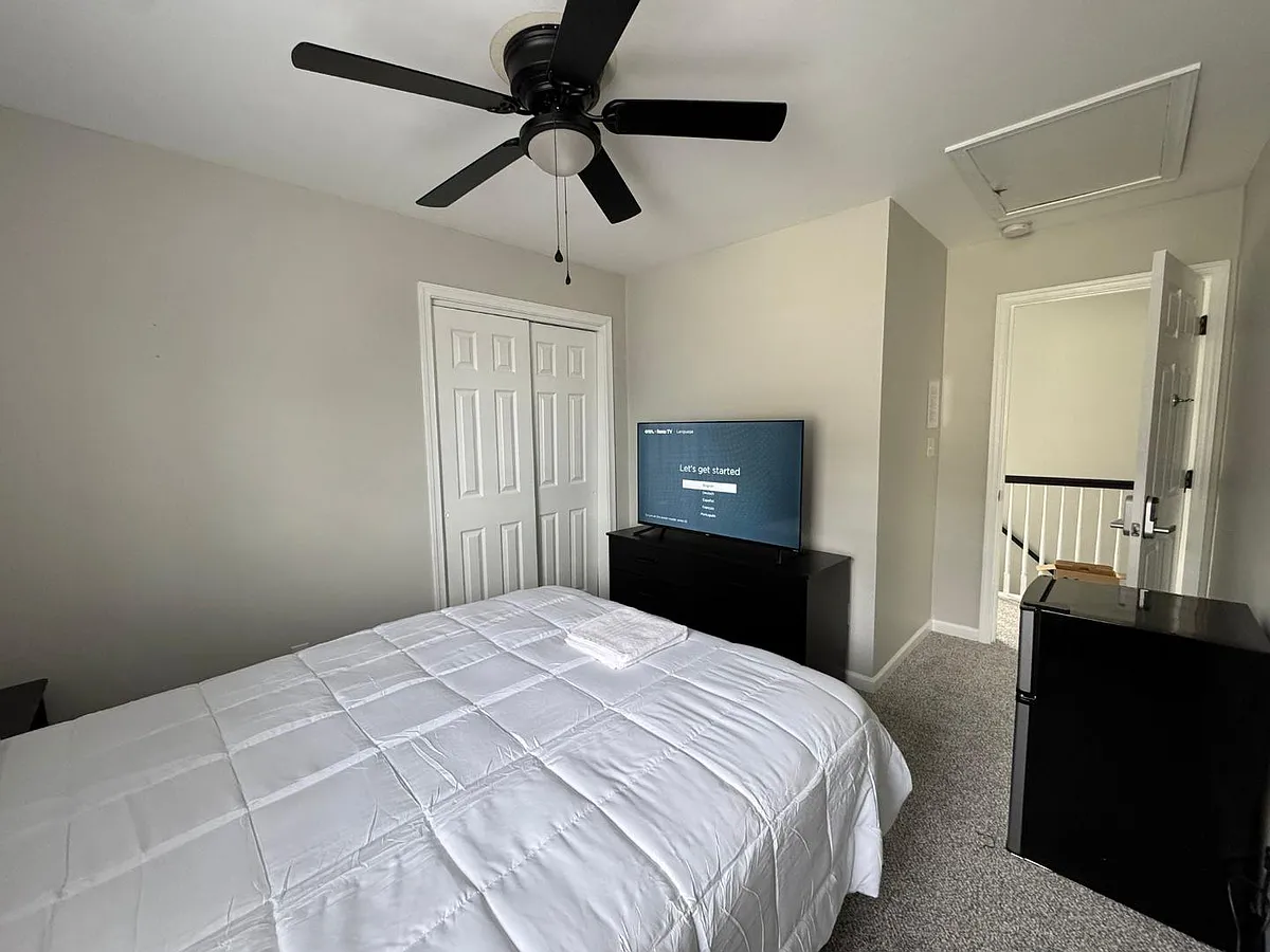 Unit Photo - 519 Madison St