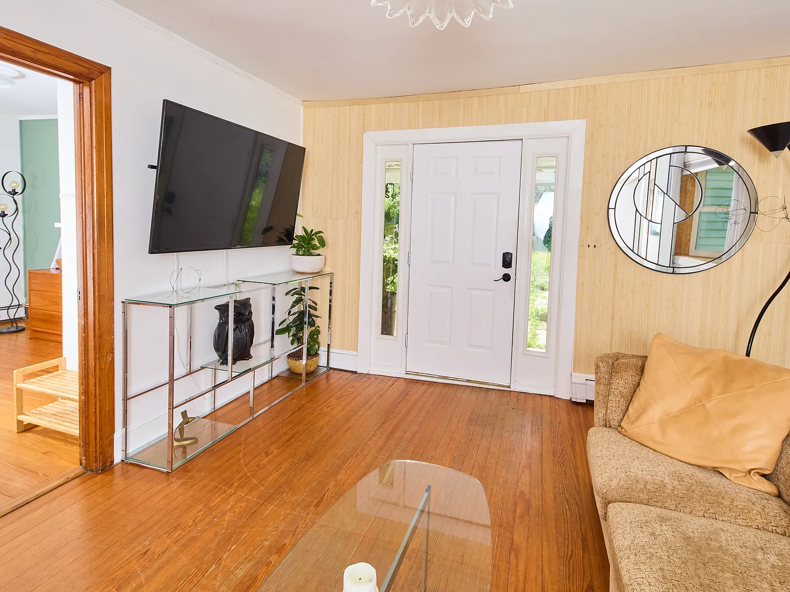 3 bed, 1400 sqft, $2,995 — Photo 2