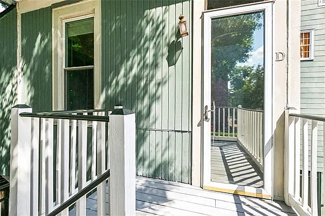 2222 Carondelet St #D — Photo 3