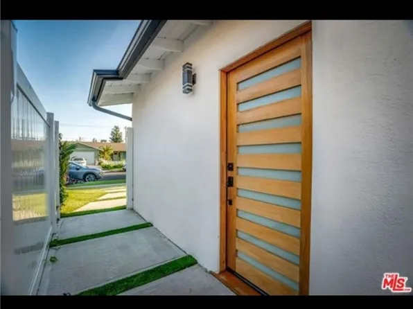 23341 Hartland St, West Hills, CA 91307