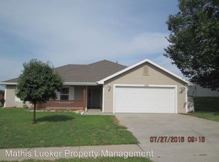1506 Meadowbrooke Ln, Junction City, KS 66441