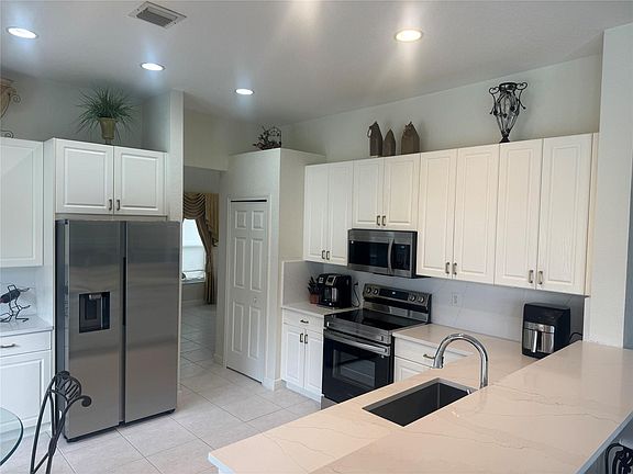 4th image of 5007 NW 124th Way