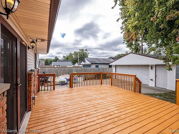 5th image of 3019 N Blair Ave