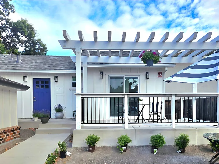 1728 Almond Ave #B — Photo 1