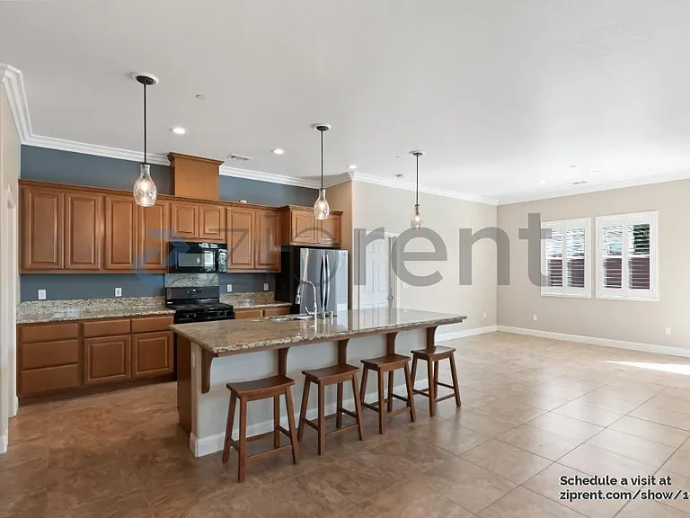 1462 Cruz St — Photo 9