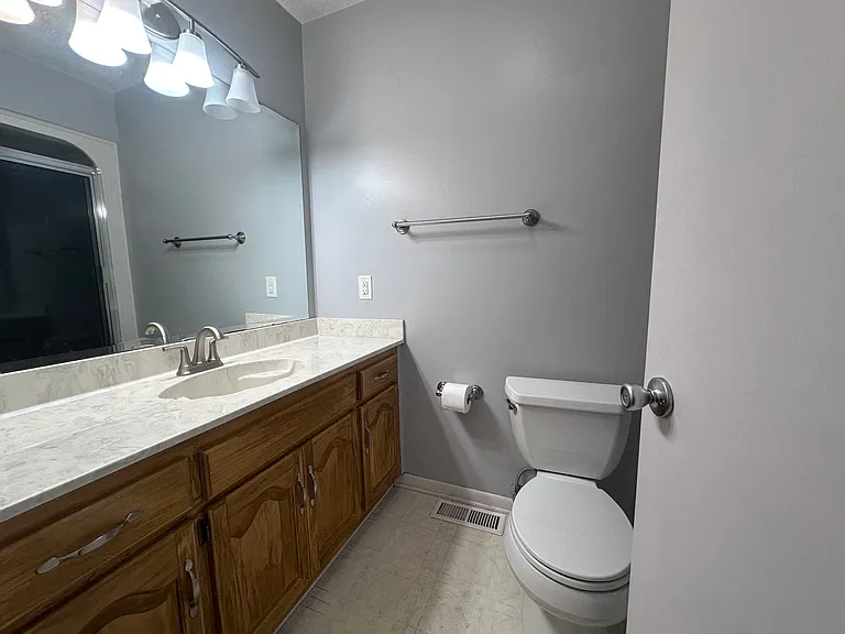 11316 Maplecrest Dr SE — Photo 17
