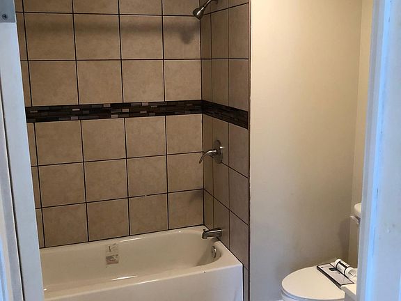 2nd image of 12 N 18th St #2