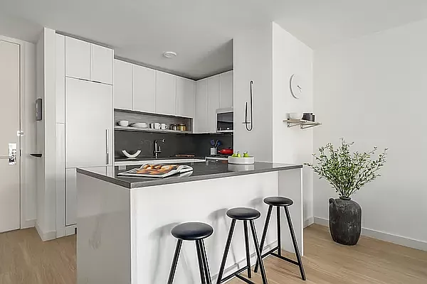 Rented by Vanbarton Services LLC | media 2