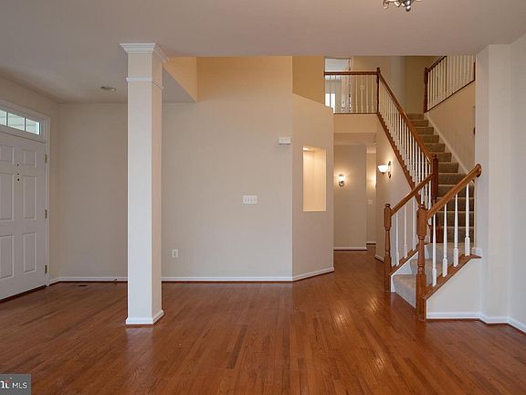 4th image of 58 Chaps Ln