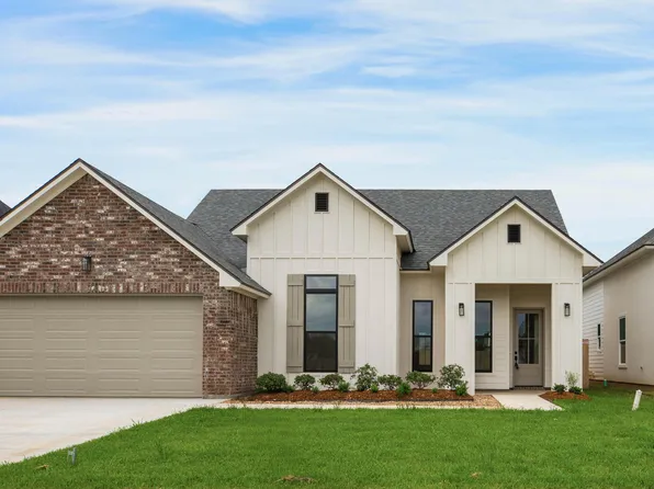 107 Fountain Meadow Dr, Broussard, LA 70518