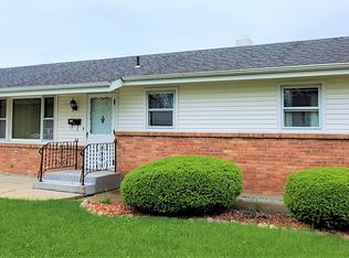 6124 Browns Pkwy, Loves Park, IL 61111