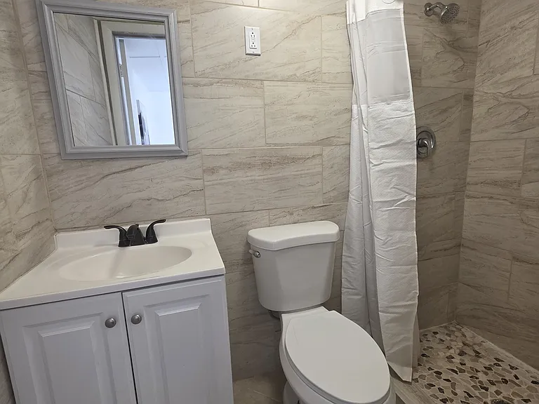 1073 Old Lakeport Rd — Photo 3