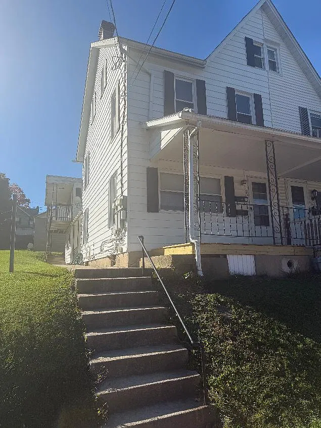 2 bed, 1.0 bath, 850 sqft, $1,600 — Photo 1