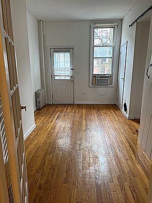 3rd image of 642 Humboldt St APT 1L