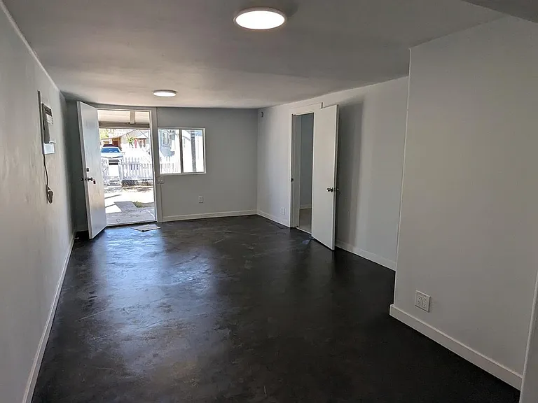 1841 E Harvard St #GH — Photo 4
