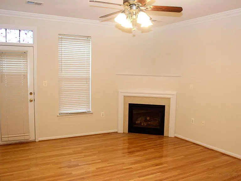 20962 Albion Ln — Photo 6