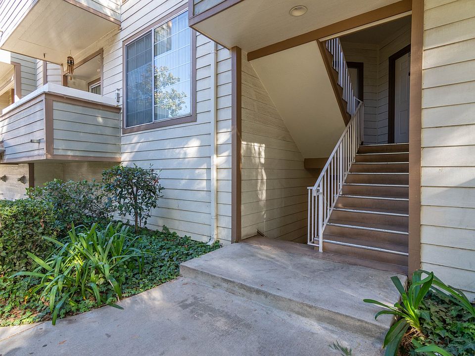 1st image of 11150 Glenoaks Blvd Unit 13