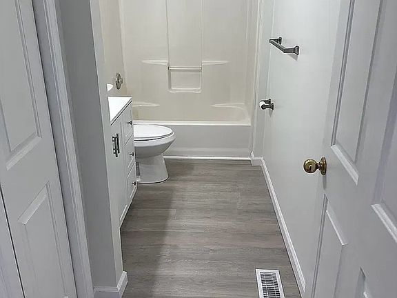3rd image of 50-52 Smith Rd #52B