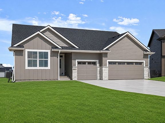 2nd image of 2513 NW Cedarwood Ct