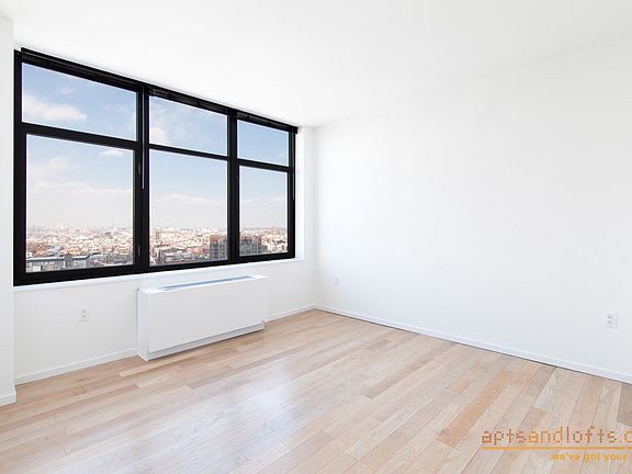 4th image of 424 Bedford Ave APT 5D