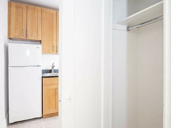 4th image of 248 W 17th St APT 503