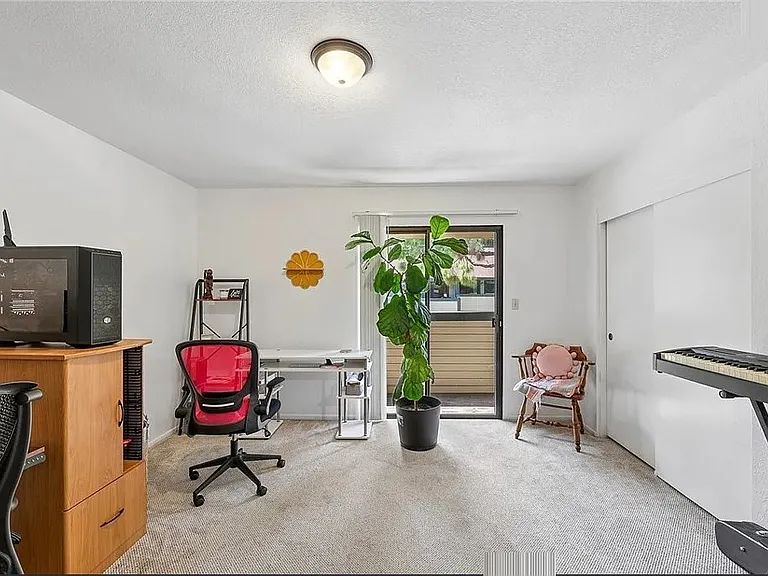 3335 Broad St — Photo 10