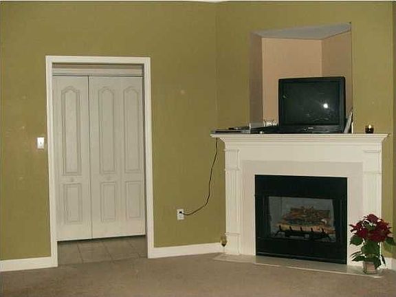 Living Room (now hardwood)