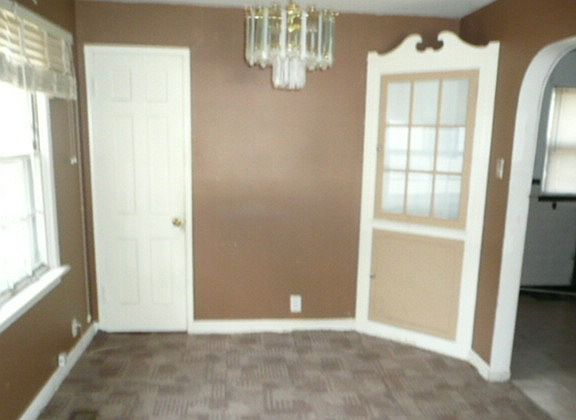 5th image of 7955 Monroe Dr