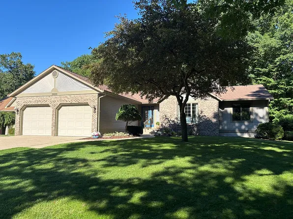 19000 Walden Dr, Spring Lake, MI 49456