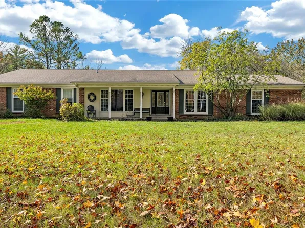13654 Peacockfarm Rd, Saint Louis, MO 63131